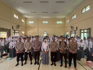 Cetak Generasi Bebas Perundungan, Satbinmas Polres Natuna Tebar Edukasi Anti-Bullying di SMAN 2 Bunguran Timur 1 Cetak Generasi Bebas Perundungan, Satbinmas Polres Natuna Tebar Edukasi Anti-Bullying di SMAN 2 Bunguran Timur