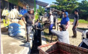 Pemkab Natuna "Serbu" Sampah di Pasar Ranai, Afrizal: Jangan Menunggu Tamu Baru Dibersihkan Karena Malu 2 Pemkab Natuna "Serbu" Sampah di Pasar Ranai, Afrizal: Jangan Menunggu Tamu Baru Dibersihkan Karena Malu