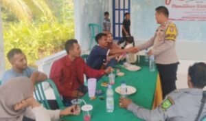 Kawal Demokrasi Tingkat RT/RW di Natuna, Bhabinkamtibmas Pastikan Pemilihan Berjalan Aman dan Sejuk 1 Kawal Demokrasi Tingkat RT/RW di Natuna, Bhabinkamtibmas Pastikan Pemilihan Berjalan Aman dan Sejuk