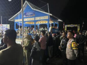 Aman Hingga Peluit Akhir, Polsek Bunguran Timur Sukses Kawal Laga Perebutan Juara 3 Turnamen Voli Desa Kelanga 1 Aman Hingga Peluit Akhir, Polsek Bunguran Timur Sukses Kawal Laga Perebutan Juara 3 Turnamen Voli Desa Kelanga