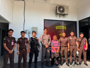 Kejari Natuna Tetapkan Kades Selaut Nonaktif sebagai Tersangka Korupsi APBDes, Negara Rugi Rp533 Juta 1 Kejari Natuna Tetapkan Kades Selaut Nonaktif sebagai Tersangka Korupsi APBDes, Negara Rugi Rp533 Juta