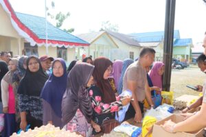 Peduli Kebutuhan Masyarakat, Kapolres Natuna Gelar Gerakan Pangan Murah di Bunguran Tengah