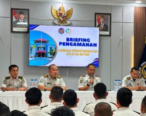 Lapas Kelas IIA Batam Perkuat Integritas dan Kekompakan Jajaran Pengamanan melalui Briefing Pengamanan