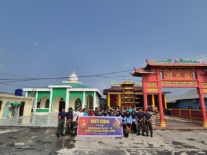 Merajut Harmoni di Ujung Batas Negeri, Prajurit Yon Hanud 14 Pasgat Natuna Bersama Warga Kota Tua Penagi Bersihkan Tempat Ibadah 1 Merajut Harmoni di Ujung Batas Negeri, Prajurit Yon Hanud 14 Pasgat Natuna Bersama Warga Kota Tua Penagi Bersihkan Tempat Ibadah