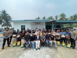 Kapolres Natuna Salurkan 37 Paket Sembako untuk Relawan SPPG, Bentuk Apresiasi atas Dedikasi Para Relawan