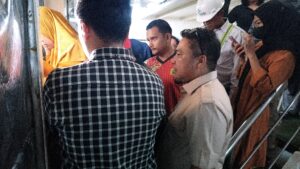 Perintah Tegas Ketua DPRD Kepri Iman Sutiawan, Wujud Kepedulian Nyata Marzuki Salurkan Bantuan hingga Tapal Batas Jemaja 2 Perintah Tegas Ketua DPRD Kepri Iman Sutiawan, Wujud Kepedulian Nyata Marzuki Salurkan Bantuan hingga Tapal Batas Jemaja