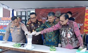 KEJARI NATUNA MUSNAHKAN BARANG BUKTI 14 PERKARA BERKEKUATAN HUKUM TETAP 2 KEJARI NATUNA MUSNAHKAN BARANG BUKTI 14 PERKARA BERKEKUATAN HUKUM TETAP