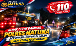 Gerak Cepat Damkar Polres Natuna Bersihkan Lumpur di Jalan Demi Cegah Kecelakaan
