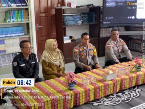 Polsek Bunguran Timur Edukasi Pelajar SMPN 2 tentang Bahaya Narkoba melalui Program Polisi Peduli Pendidikan 2 Polsek Bunguran Timur Edukasi Pelajar SMPN 2 tentang Bahaya Narkoba melalui Program Polisi Peduli Pendidikan 