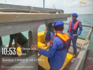 Satpolairud Polres Natuna Gelar Patroli Dialogis di Perairan, Ajak Nelayan Utamakan Keselamatan