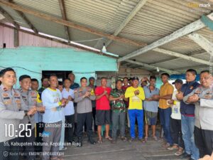 Polsek Bunguran Timur Duduk Bersama, Mendengar Suara Masyarakat di Desa Sepempang 1 Polsek Bunguran Timur Duduk Bersama, Mendengar Suara Masyarakat di Desa Sepempang