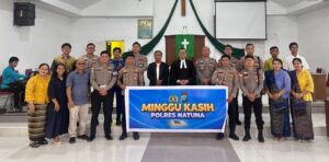 Minggu Kasih di Gereja HKBP Bukit Arai, Polres Natuna Hadir Pererat Silaturahmi dan Berikan Rasa Aman bagi Jemaat 1 Minggu Kasih di Gereja HKBP Bukit Arai, Polres Natuna Hadir Pererat Silaturahmi dan Berikan Rasa Aman bagi Jemaat