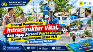 Sinergi Pengamanan Infrastruktur Vital, Aksi Sigap Personil Polres Natuna Kawal Pemasangan LBSM PLN di Simpang Depag 1 Sinergi Pengamanan Infrastruktur Vital, Aksi Sigap Personil Polres Natuna Kawal Pemasangan LBSM PLN di Simpang Depag